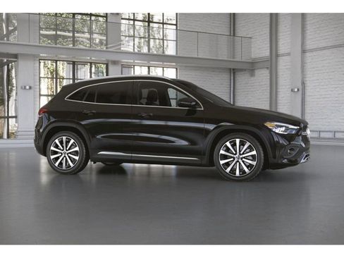 Used 2022 Mercedes-Benz GLA 250 4MATIC image 15