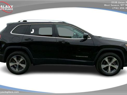 Used 2019 Jeep Cherokee Limited AWD/4WD image 4