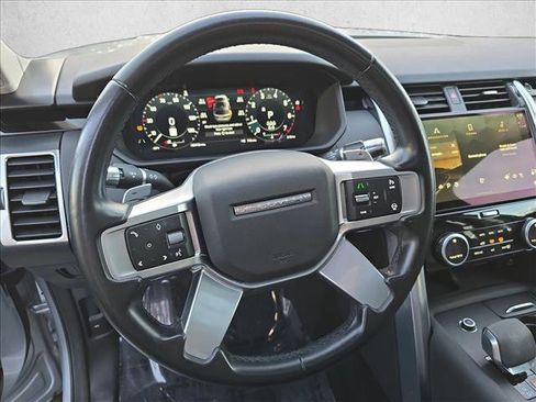 Used 2022 Land Rover Discovery S image 18