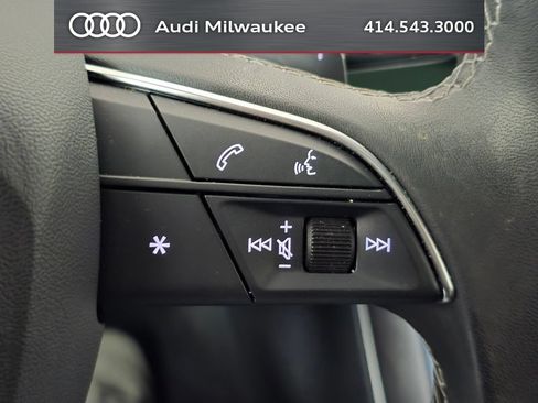 Used 2023 Audi Q8 Premium w/ Convenience Package AWD/4WD image 37