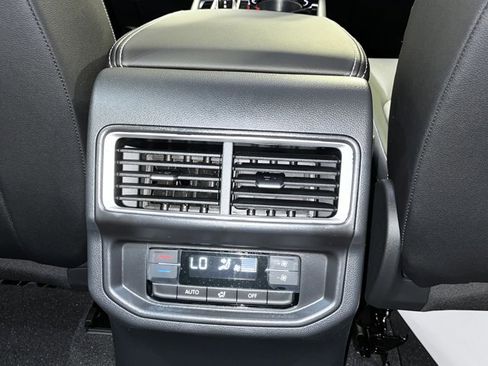 New 2026 Volkswagen Atlas SE image 9