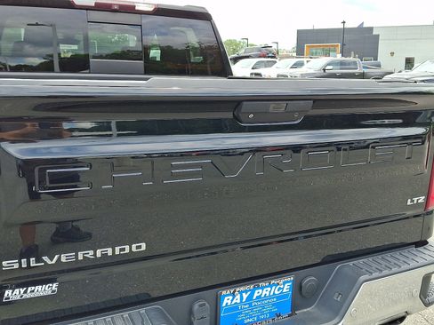 Used 2019 Chevrolet Silverado 1500 LTZ w/ LTZ Plus Package AWD/4WD image 31