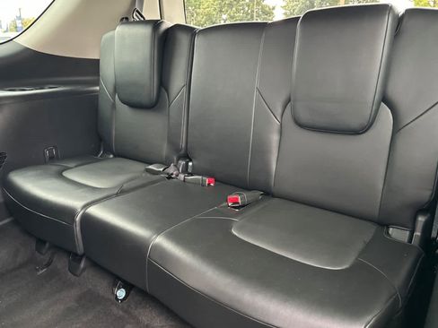 Used 2021 Nissan Armada SV image 15
