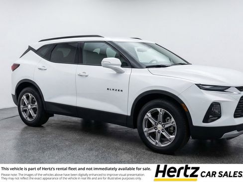 Used 2025 Chevrolet Blazer LT image 1