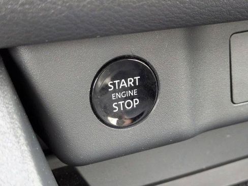 Certified 2026 Nissan Rogue SV FWD image 26