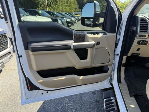 Used 2017 Ford F250 Lariat w/ Chrome Package AWD/4WD image 30