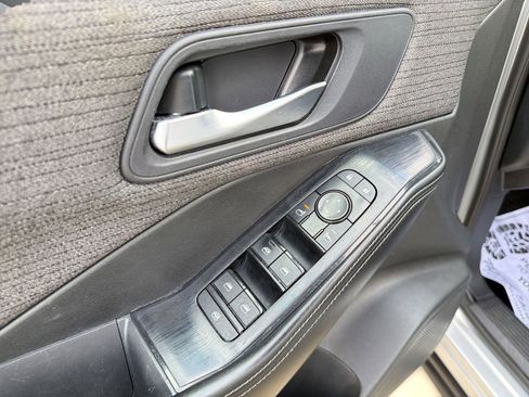 Used 2023 Nissan Rogue SV image 21