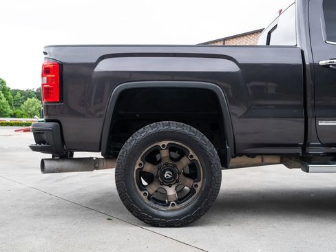Used 2015 GMC Sierra 2500 Denali w/ Duramax Plus Package AWD/4WD image 11