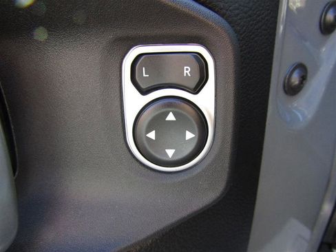 Used 2021 Jeep Gladiator Overland w/ Popular Equipment Package image 10