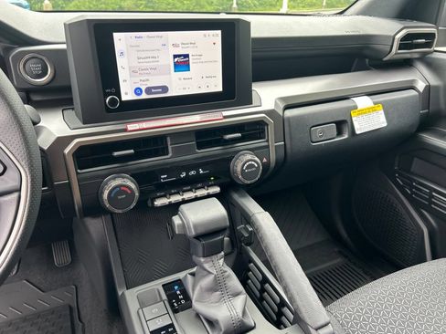New 2026 Toyota 4Runner SR5 AWD/4WD image 17