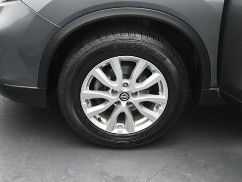 Used 2020 Nissan Rogue SV FWD image 32