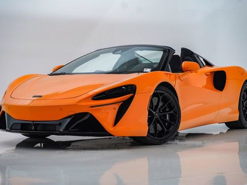 Used 2026 McLaren Artura Spider RWD image 1