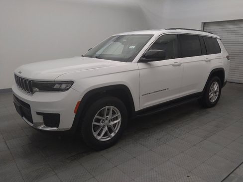 Used 2021 Jeep Grand Cherokee L Laredo w/ Luxury Tech Group I image 2