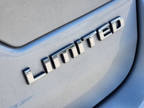 Used 2023 Jeep Grand Cherokee Limited AWD/4WD image 12