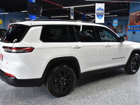 Used 2024 Jeep Grand Cherokee L Laredo AWD/4WD image 3