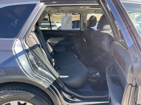 Used 2017 Subaru Outback 2.5i Limited image 46