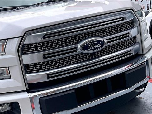 Used 2016 Ford F150 Platinum w/ Equipment Group 701A Luxury image 29