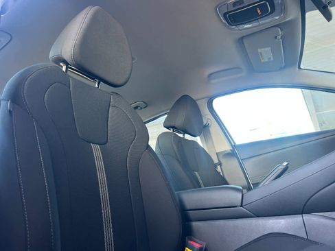 New 2026 Hyundai Elantra SE image 17