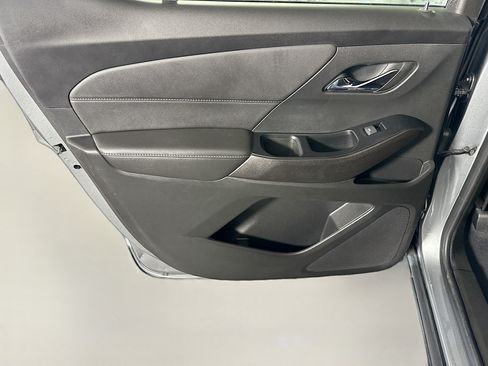Used 2023 Chevrolet Traverse LT FWD image 26