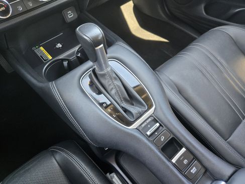 Used 2023 Honda HR-V EX-L image 16