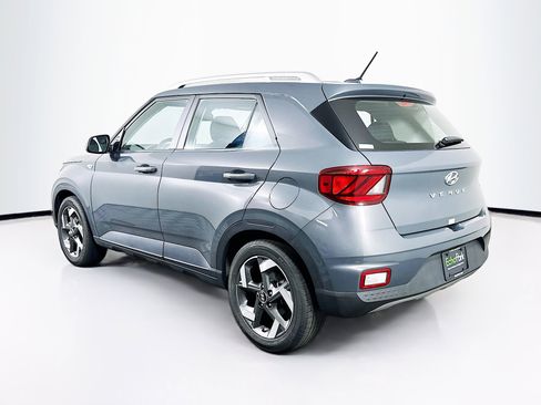 Used 2025 Hyundai Venue SEL image 5