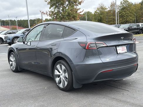 Used 2022 Tesla Model Y Long Range image 24