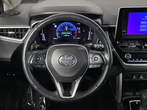 Used 2024 Toyota Corolla Cross XLE image 17