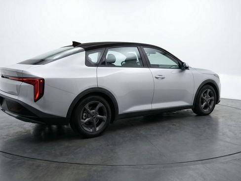 Used 2025 Kia K4 FWD image 9