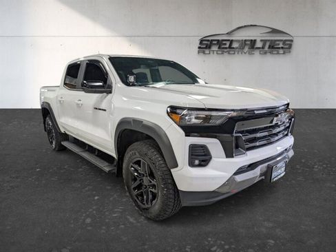 Used 2024 Chevrolet Colorado Z71 w/ Z71 Convenience Package 2 AWD/4WD image 1