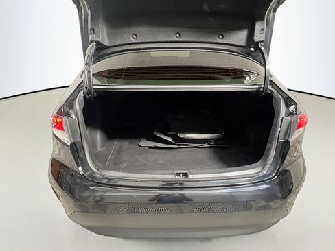 Used 2025 Toyota Corolla LE image 32