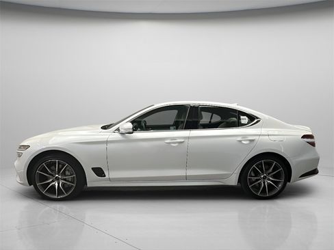 Certified 2025 Genesis G70 2.5T image 2