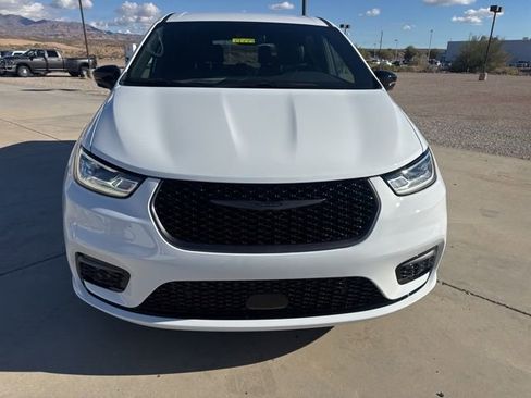 New 2026 Chrysler Pacifica Select FWD image 8