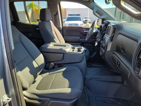 Used 2020 Chevrolet Silverado 1500 Custom w/ Custom Value Package image 17