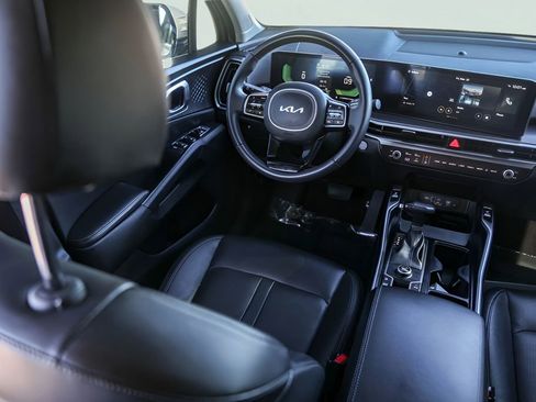 Used 2025 Kia Sorento S image 27