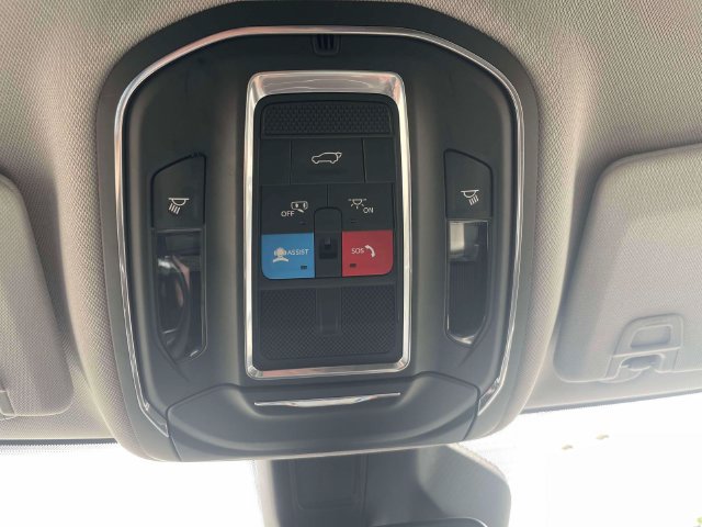 Used 2023 Jeep Grand Cherokee L Limited AWD/4WD image 33