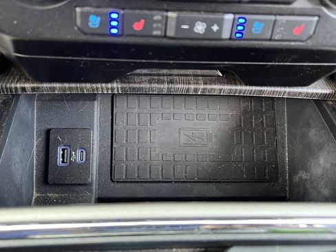 Used 2021 Ford F250 Lariat w/ Lariat Ultimate Package AWD/4WD image 26