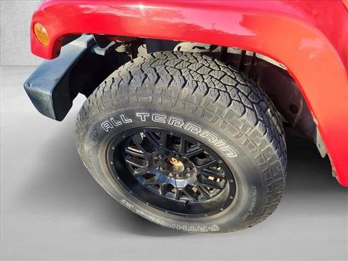 Used 2016 Jeep Wrangler Unlimited Sahara w/ Connectivity Group image 9