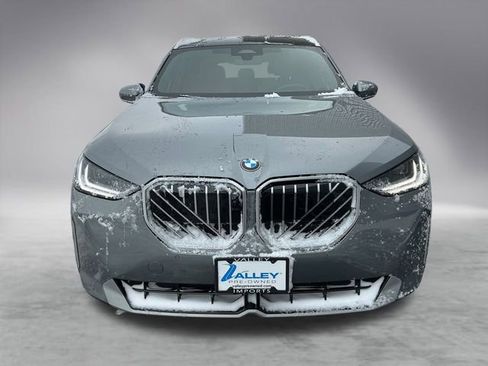Used 2025 BMW X3 xDrive30i w/ Premium Package image 9