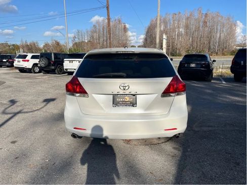 Used 2010 Toyota Venza image 6