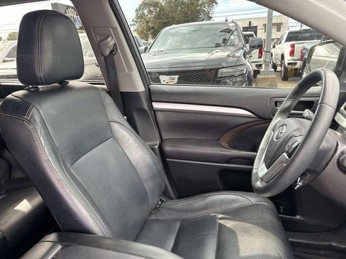 Used 2016 Toyota Highlander XLE image 14