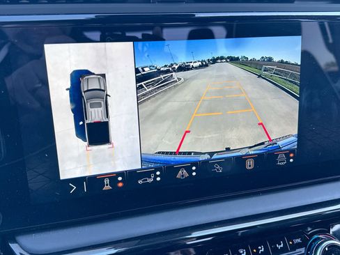 Used 2025 GMC Sierra 1500 AT4X image 17