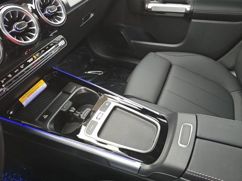 New 2026 Mercedes-Benz GLB 250 4MATIC image 25