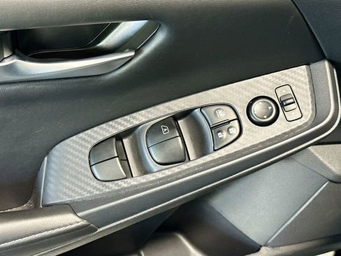 Used 2025 Nissan Sentra SV image 14