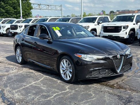 Used 2020 Alfa Romeo Giulia AWD w/ Cold Weather Package image 4