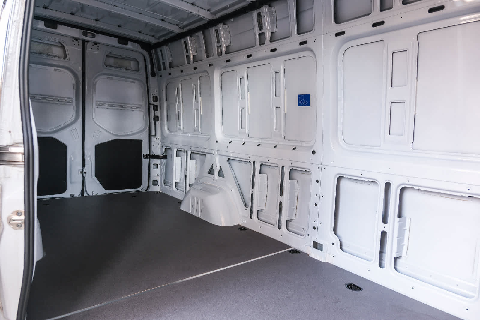 New 2025 Mercedes-Benz eSprinter 170 Cargo image 16