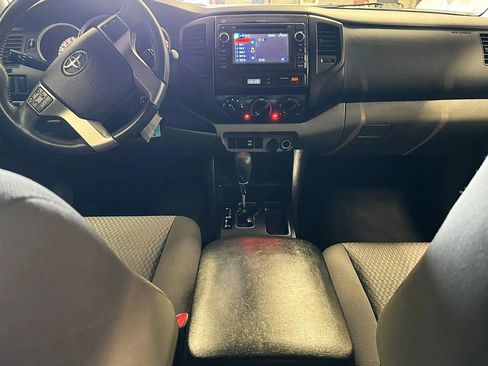 Used 2013 Toyota Tacoma PreRunner w/ Convenience Pkg image 17