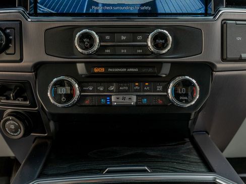 Used 2022 Ford F450 Limited w/ FX4 Off-Road Package image 28