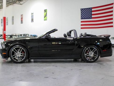 Used 2012 Ford Mustang GT Premium image 4