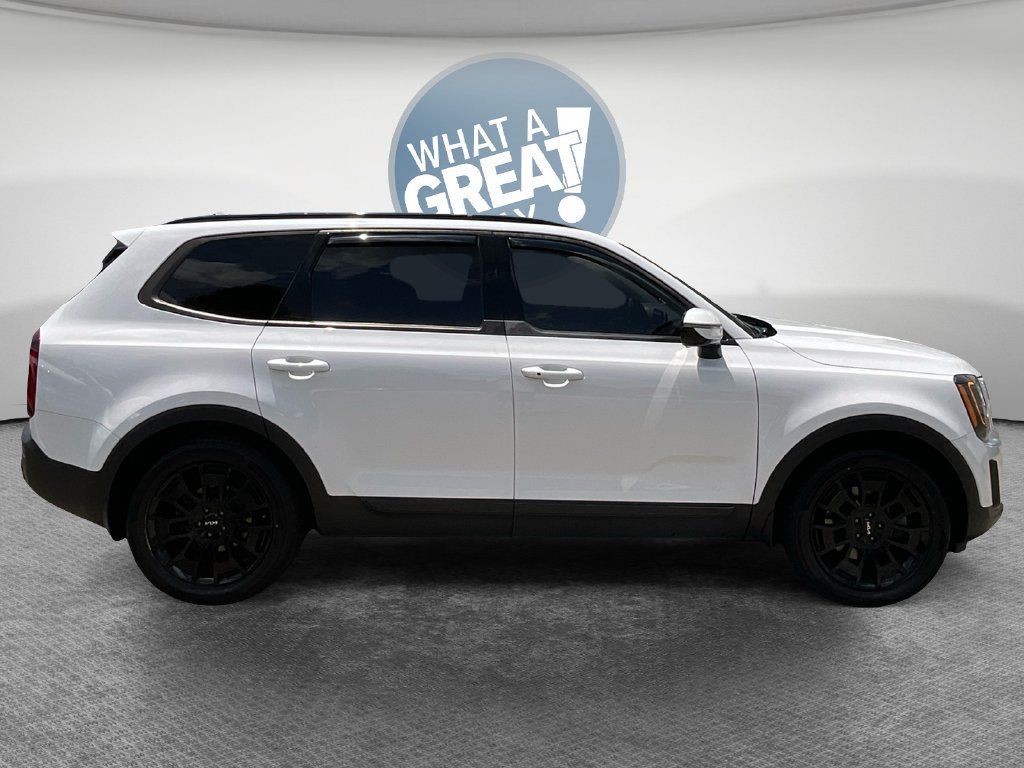Certified 2022 Kia Telluride SX w/ SX Prestige Package AWD/4WD image 2