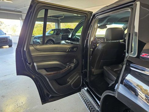 Used 2018 Chevrolet Tahoe LT w/ Luxury Package AWD/4WD image 19